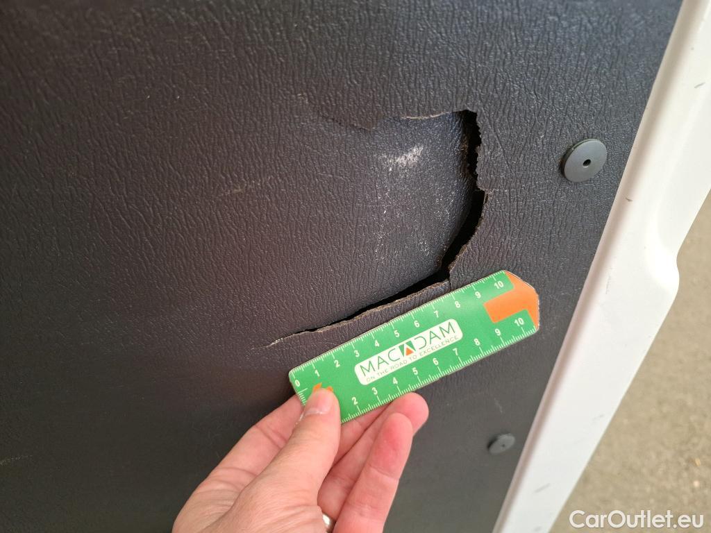  Citroen  Jumper CITROEN  4p Combi 30 L1H1 BlueHDi 110 BVM6 Attraction #14