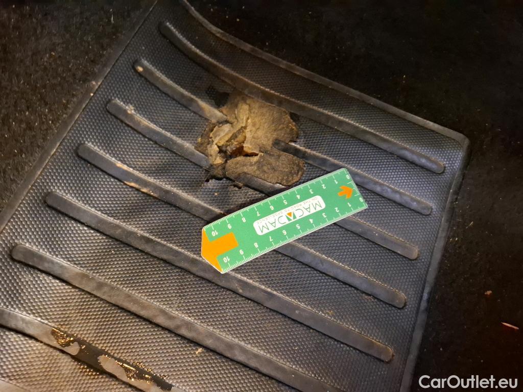  Citroen  C4 CITROEN  X / 2022 / 4P / Berline PureTech 130 S&S EAT8 Shine #4