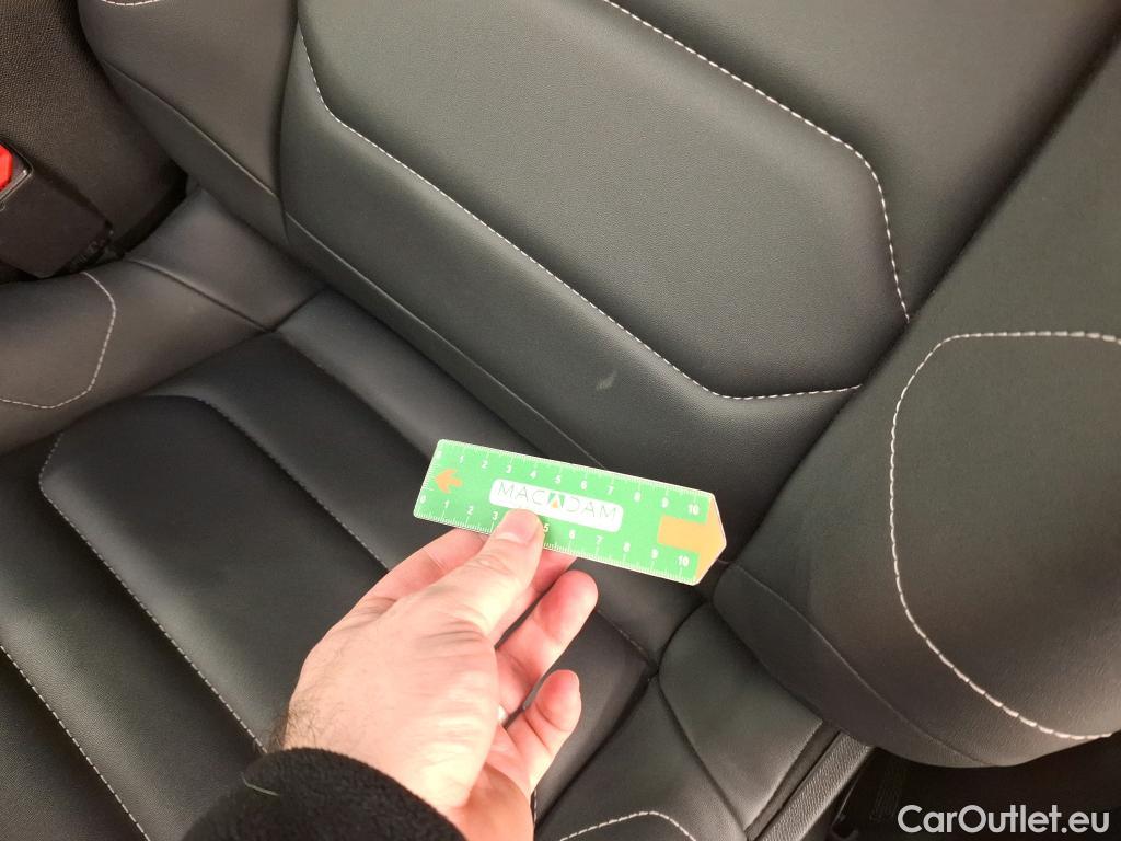  Citroen  C4 CITROEN  X / 2022 / 4P / Berline PureTech 130 S&S EAT8 Shine #26