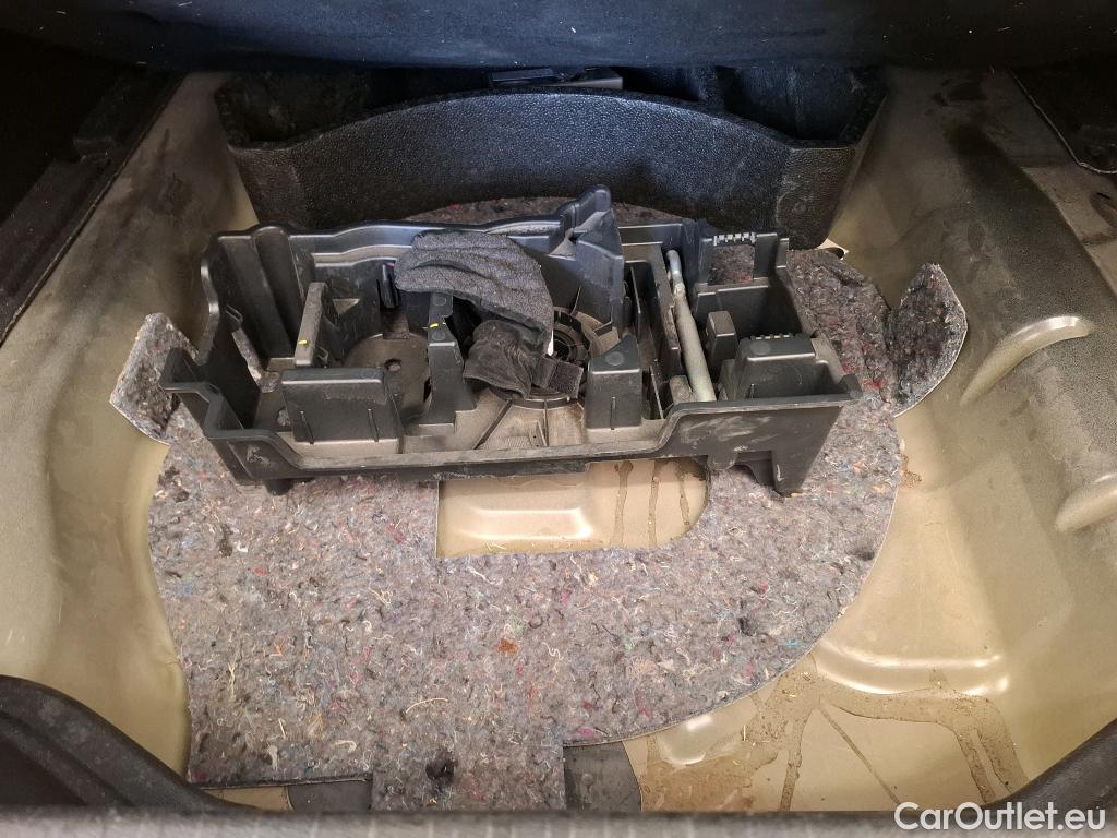  Citroen  C4 CITROEN  X / 2022 / 4P / Berline PureTech 130 S&S EAT8 Shine #24