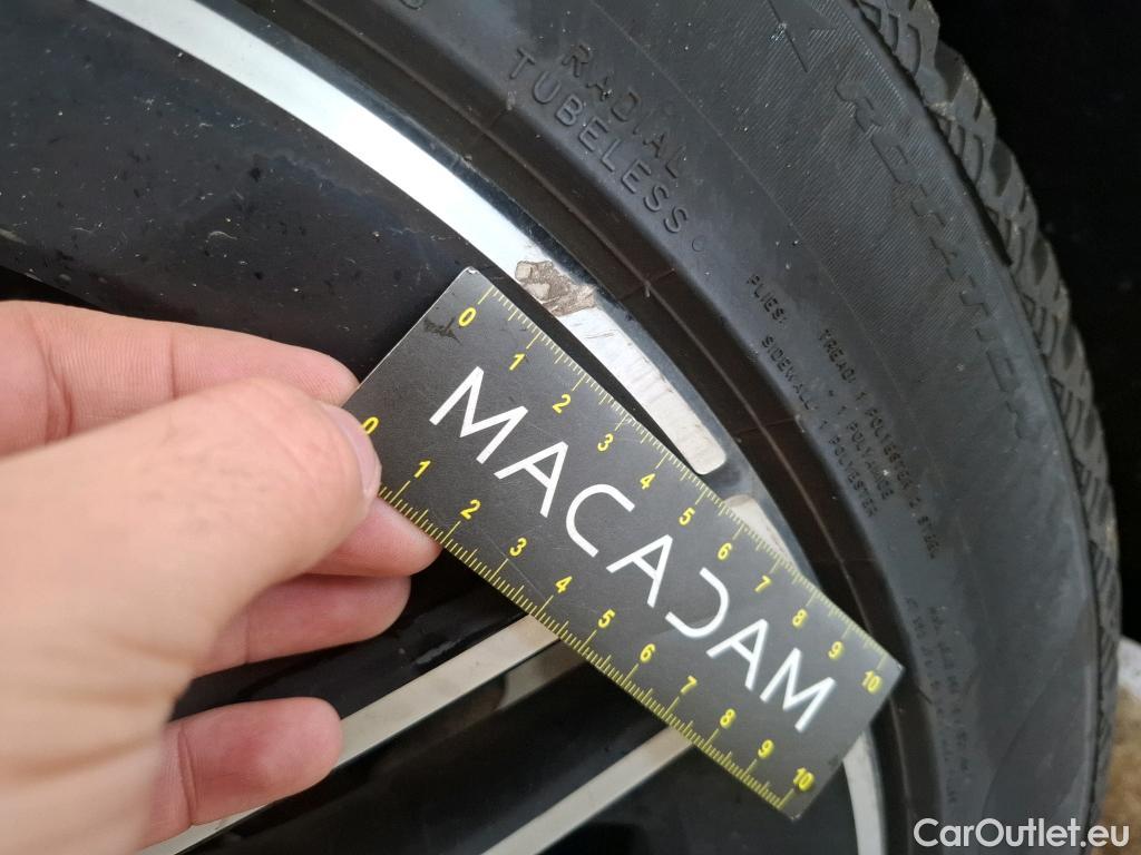  Mercedes  A-Klasse MERCEDES-BENZ Classe A Compact / 2022 / 5P / Berline A 200 AMG Line 7G-DCT #38