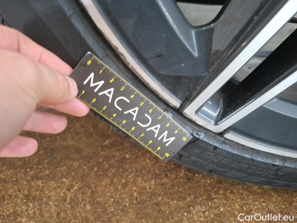  Mercedes  A-Klasse MERCEDES-BENZ Classe A Compact / 2022 / 5P / Berline A 200 AMG Line 7G-DCT #36