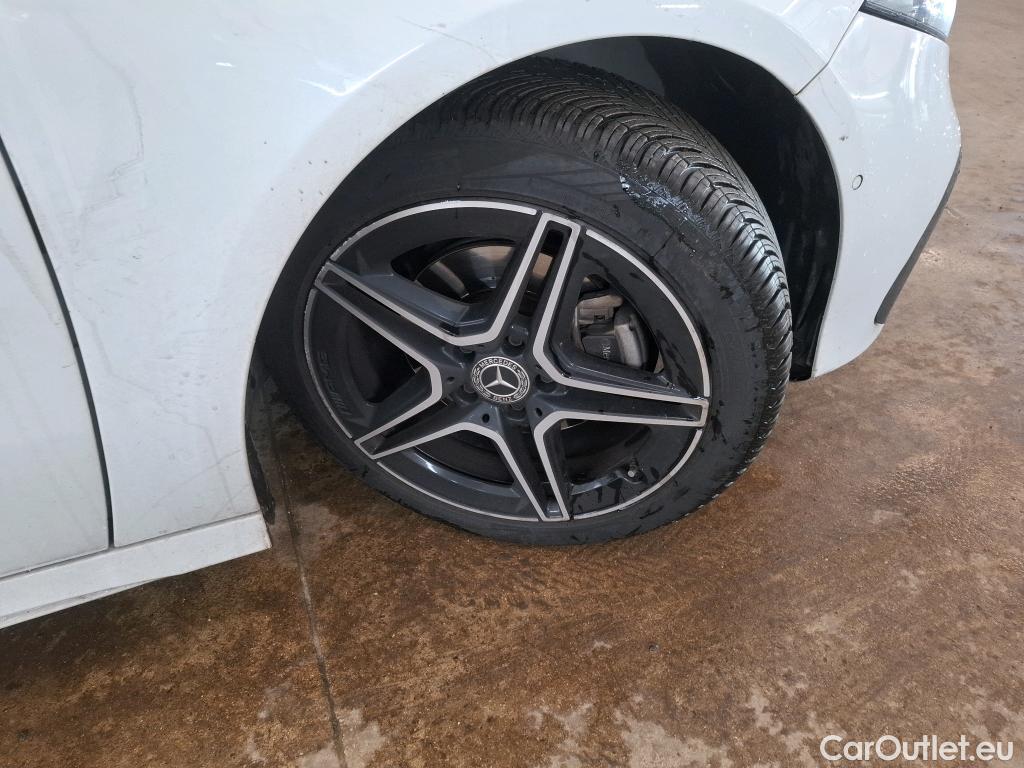  Mercedes  A-Klasse MERCEDES-BENZ Classe A Compact / 2022 / 5P / Berline A 200 AMG Line 7G-DCT #39