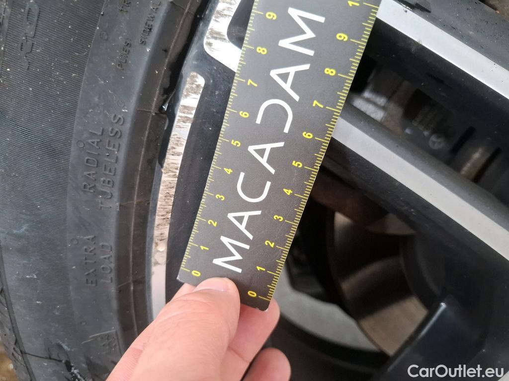  Mercedes  A-Klasse MERCEDES-BENZ Classe A Compact / 2022 / 5P / Berline A 200 AMG Line 7G-DCT #47