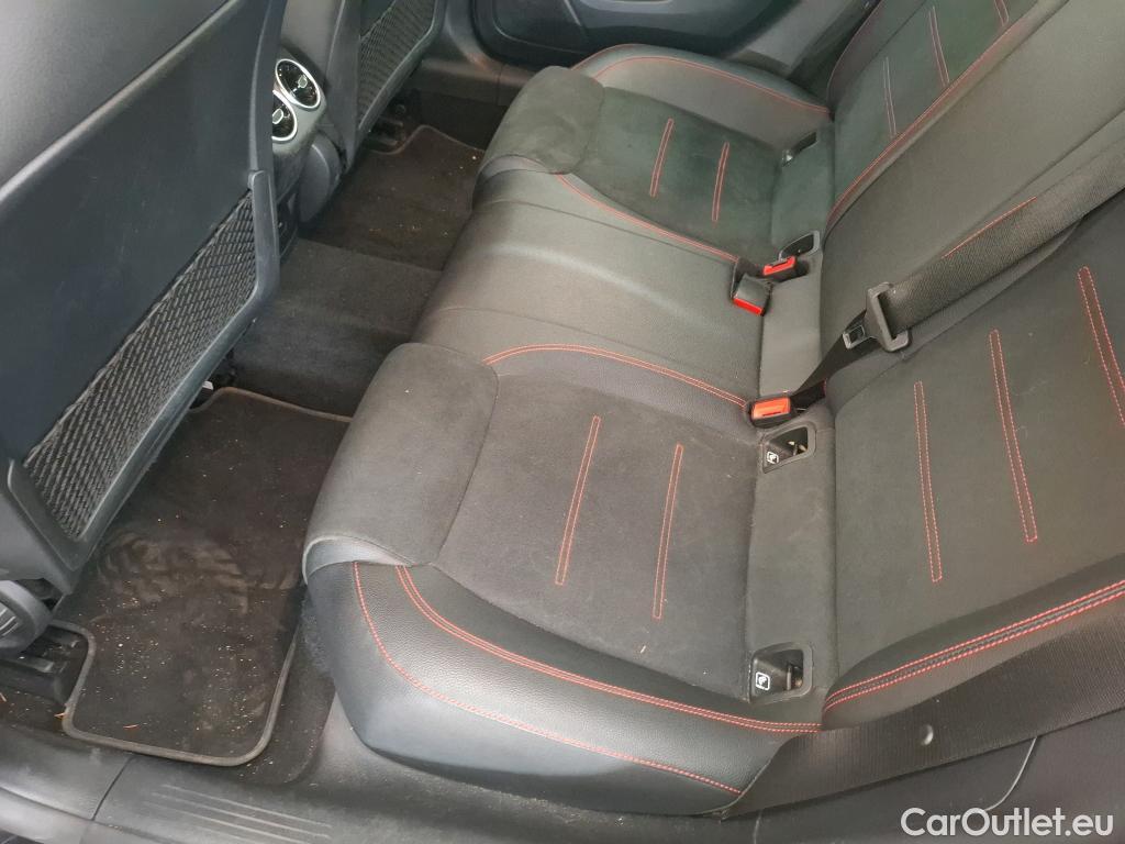  Mercedes  CLA-Klasse MERCEDES-BENZ CLA Coupe / 2019 / 4P / Coupé CLA 200 AMG Line BA7 #61