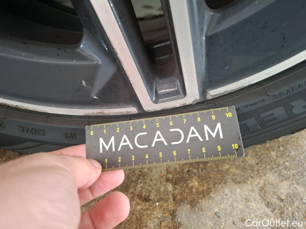  Mercedes  A-Klasse MERCEDES-BENZ Classe A Compact / 2022 / 5P / Berline A 200 AMG Line 7G-DCT #30