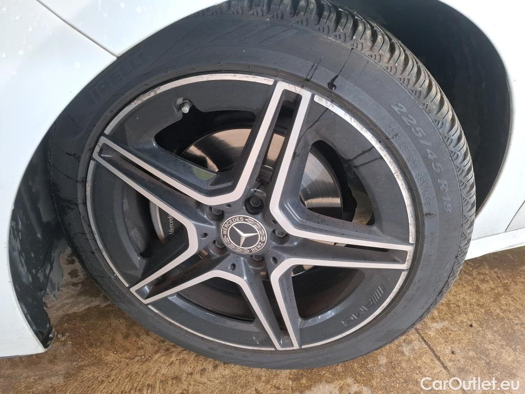  Mercedes  A-Klasse MERCEDES-BENZ Classe A Compact / 2022 / 5P / Berline A 200 AMG Line 7G-DCT #26