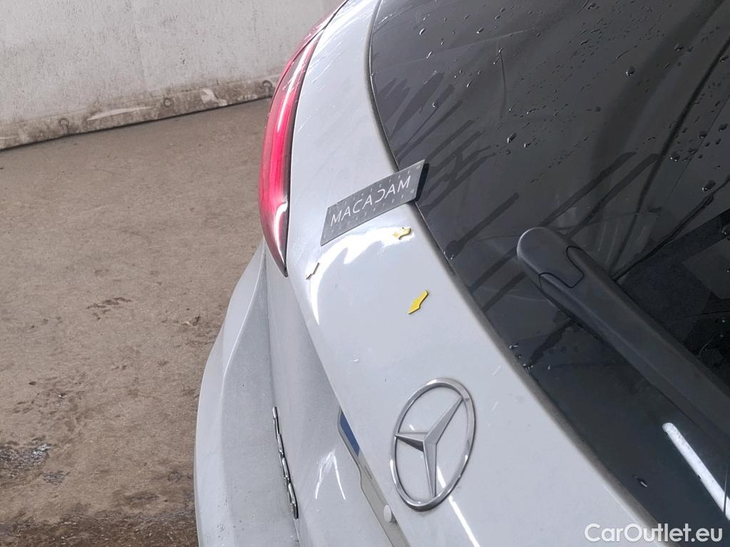  Mercedes  A-Klasse MERCEDES-BENZ Classe A Compact / 2022 / 5P / Berline A 200 AMG Line 7G-DCT #8