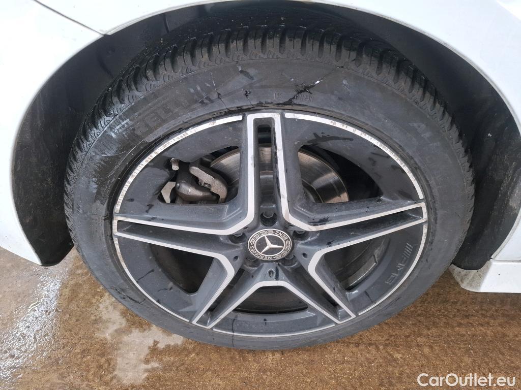  Mercedes  A-Klasse MERCEDES-BENZ Classe A Compact / 2022 / 5P / Berline A 200 AMG Line 7G-DCT #46