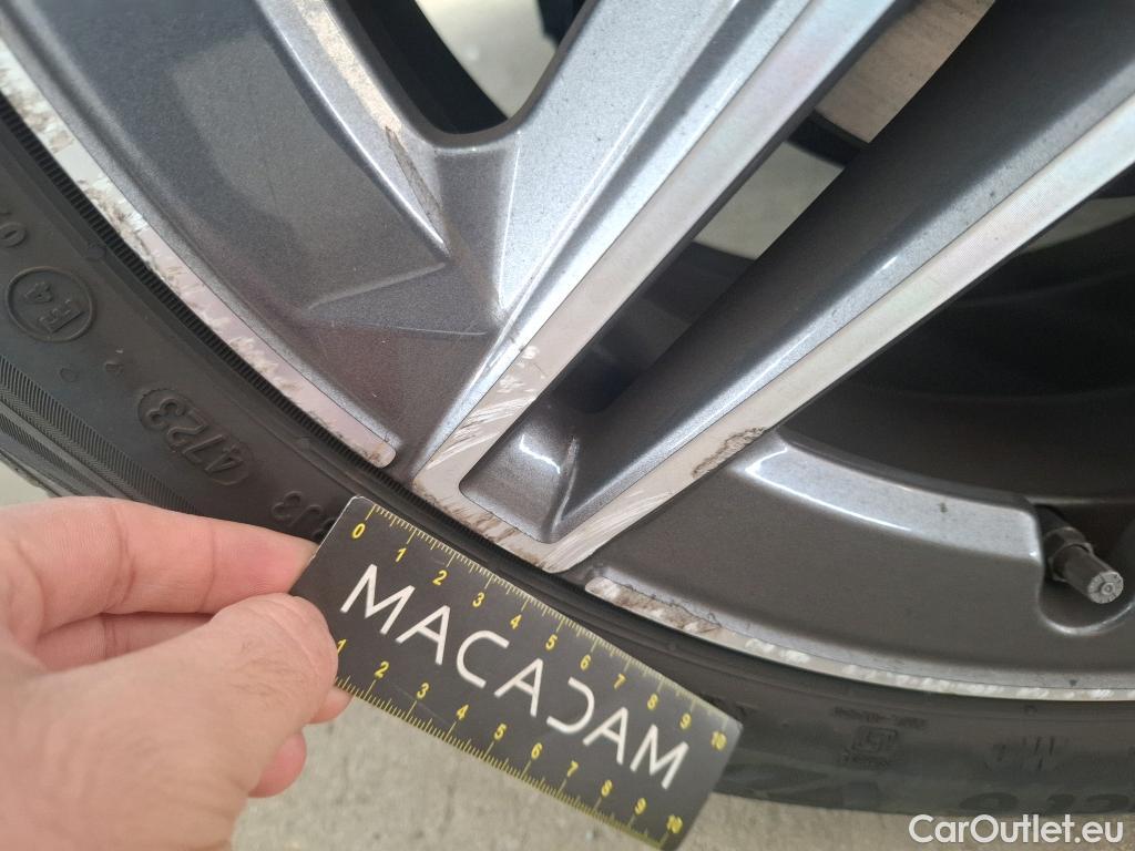  Mercedes  CLA-Klasse MERCEDES-BENZ CLA Coupe / 2019 / 4P / Coupé CLA 200 AMG Line BA7 #39