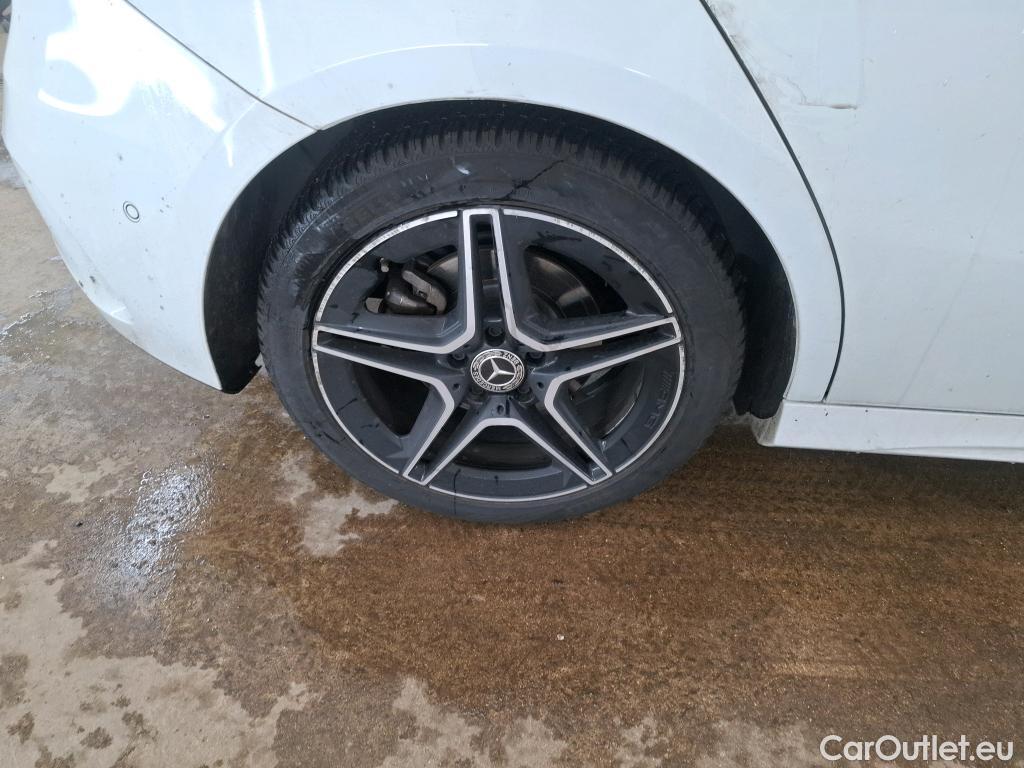  Mercedes  A-Klasse MERCEDES-BENZ Classe A Compact / 2022 / 5P / Berline A 200 AMG Line 7G-DCT #45