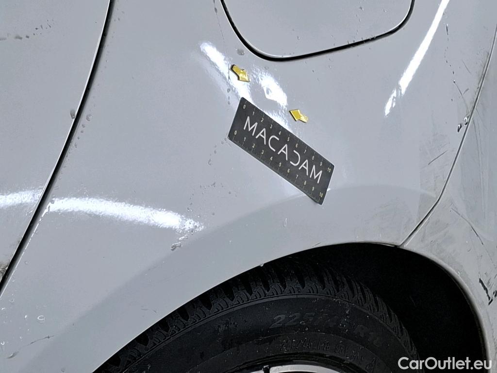  Mercedes  A-Klasse MERCEDES-BENZ Classe A Compact / 2022 / 5P / Berline A 200 AMG Line 7G-DCT #53