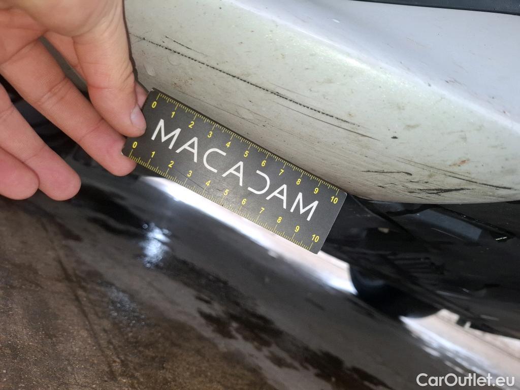  Mercedes  A-Klasse MERCEDES-BENZ Classe A Compact / 2022 / 5P / Berline A 200 AMG Line 7G-DCT #14