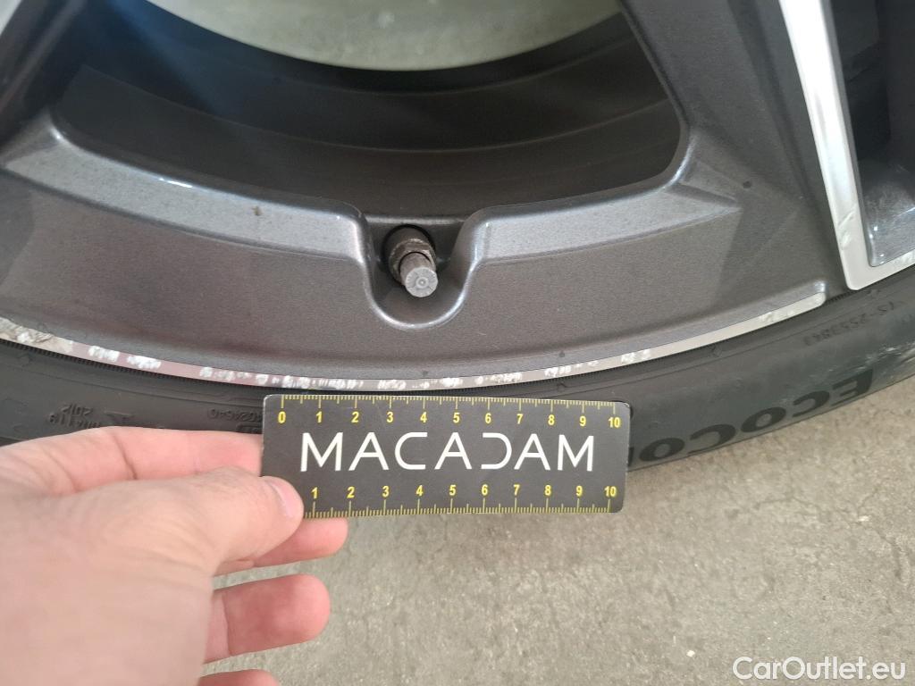  Mercedes  CLA-Klasse MERCEDES-BENZ CLA Coupe / 2019 / 4P / Coupé CLA 200 AMG Line BA7 #40