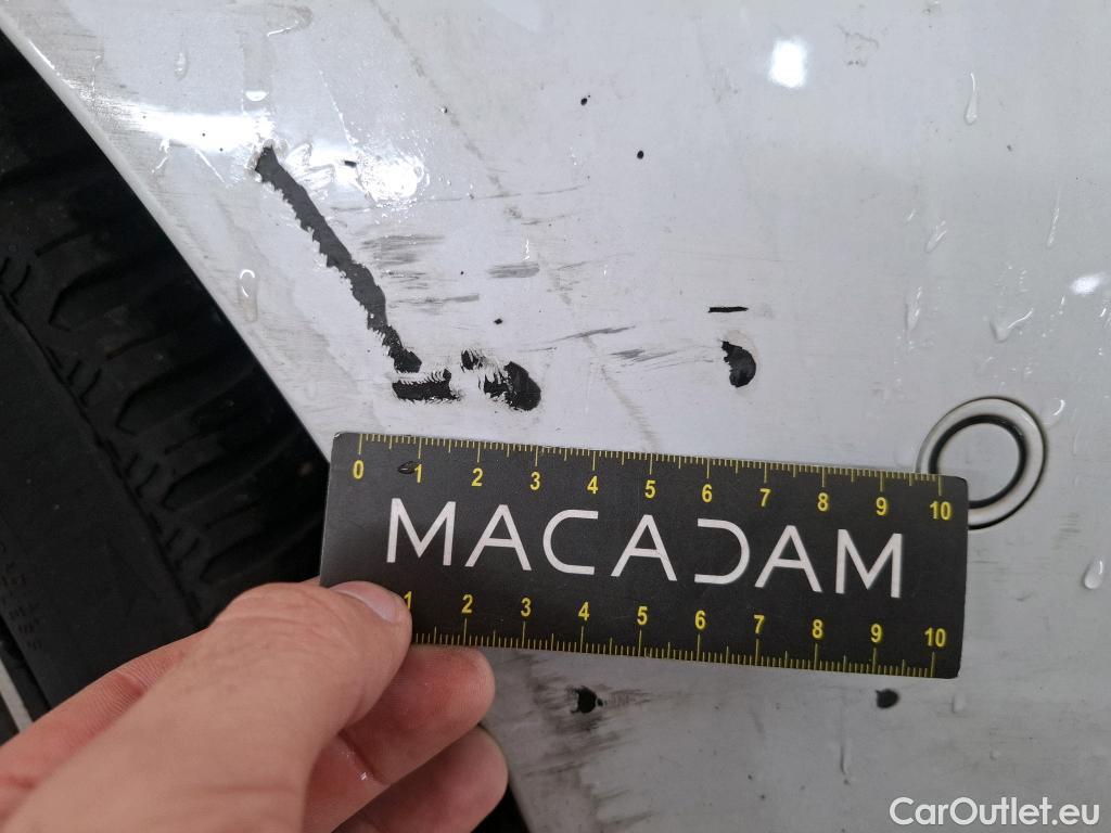  Mercedes  A-Klasse MERCEDES-BENZ Classe A Compact / 2022 / 5P / Berline A 200 AMG Line 7G-DCT #19