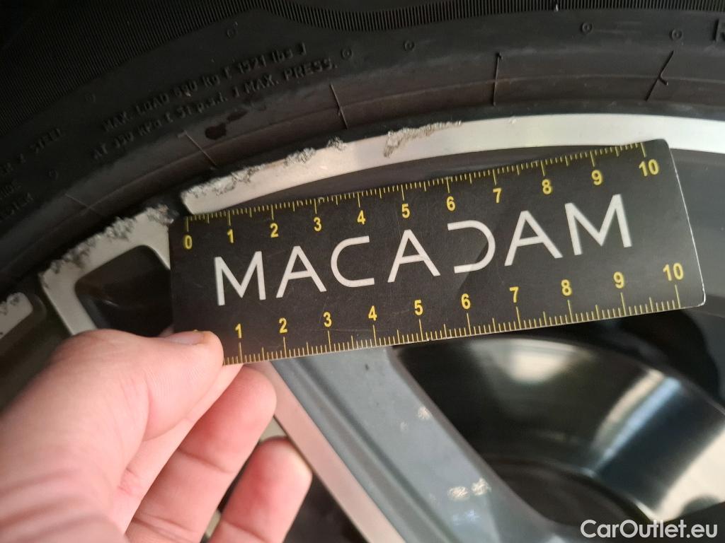  Mercedes  A-Klasse MERCEDES-BENZ Classe A Compact / 2022 / 5P / Berline A 200 AMG Line 7G-DCT #41