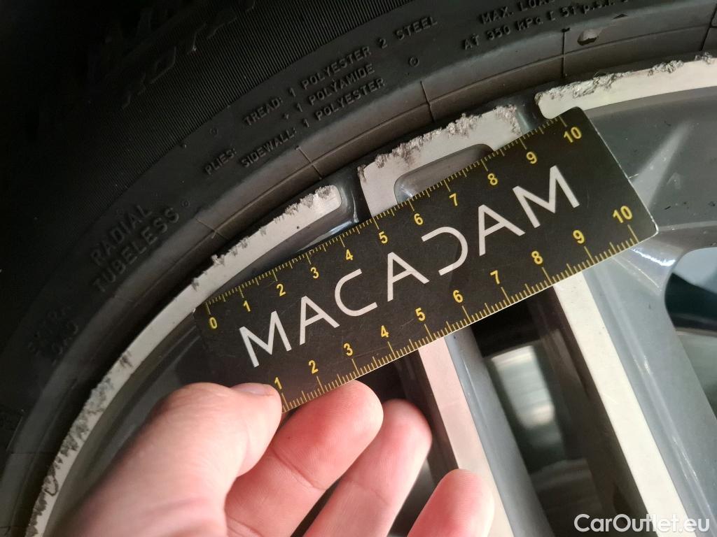  Mercedes  A-Klasse MERCEDES-BENZ Classe A Compact / 2022 / 5P / Berline A 200 AMG Line 7G-DCT #42