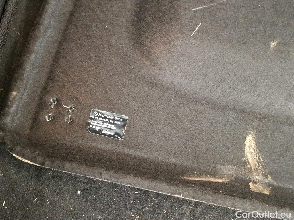  Mercedes  A-Klasse MERCEDES-BENZ Classe A Compact / 2022 / 5P / Berline A 200 AMG Line 7G-DCT #2