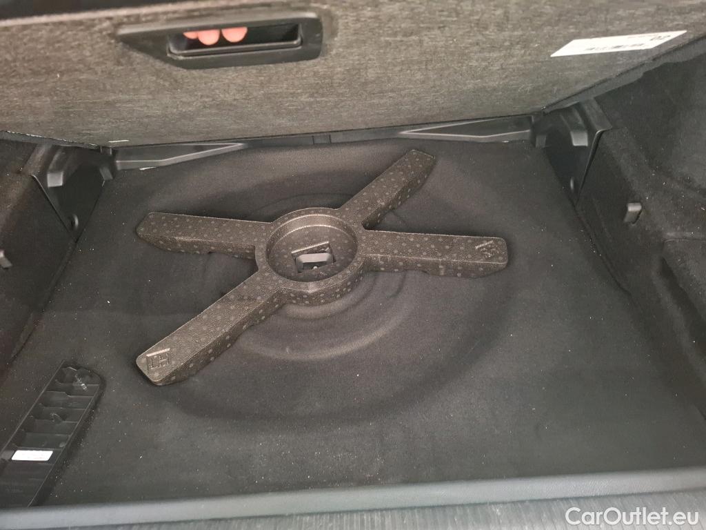  Peugeot  308 PEUGEOT  SW / 2021 / 5P / Break BlueHDi 130 EAT8 ALLURE PACK #41