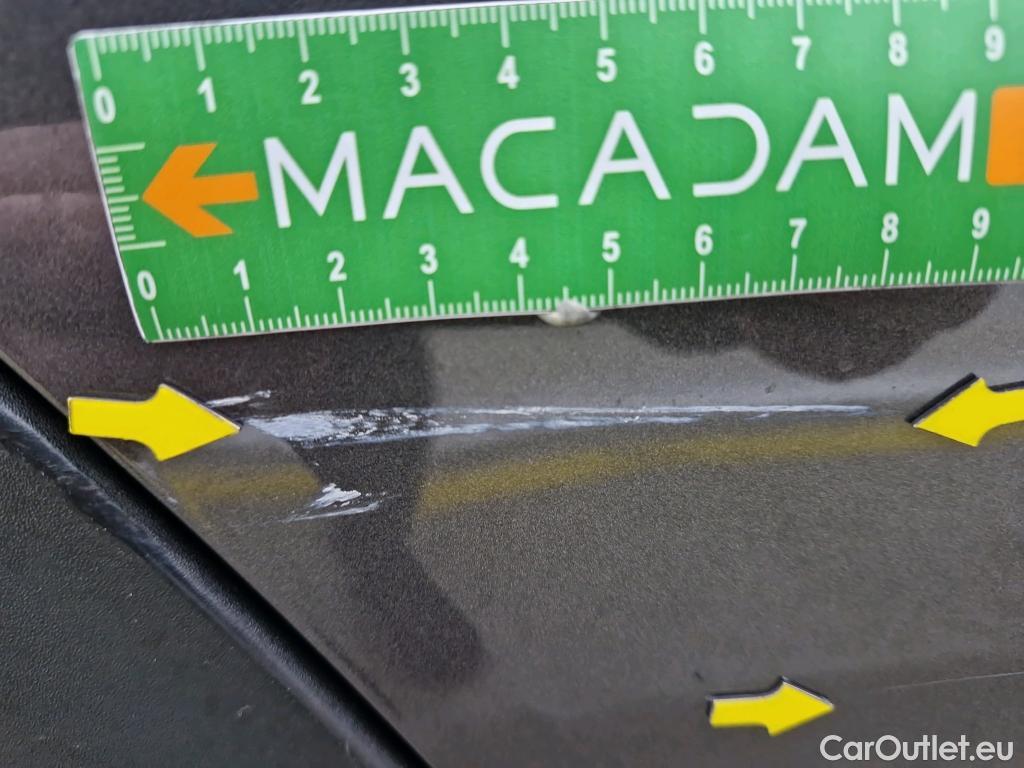  Peugeot  3008 PEUGEOT  / 2020 / 5P / SUV 1.6 HYBRID4 300 E-EAT8 GT #18