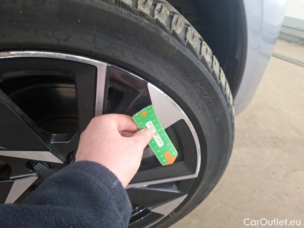  Peugeot  308 PEUGEOT  SW / 2021 / 5P / Break BlueHDi 130 EAT8 ALLURE PACK #39