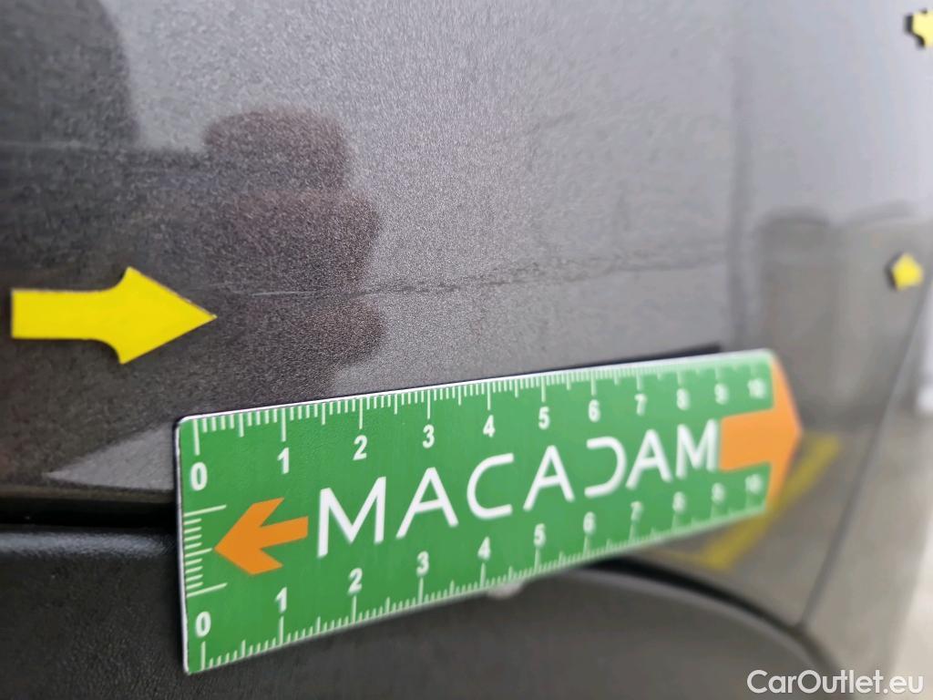  Peugeot  3008 PEUGEOT  / 2020 / 5P / SUV 1.6 HYBRID4 300 E-EAT8 GT #4