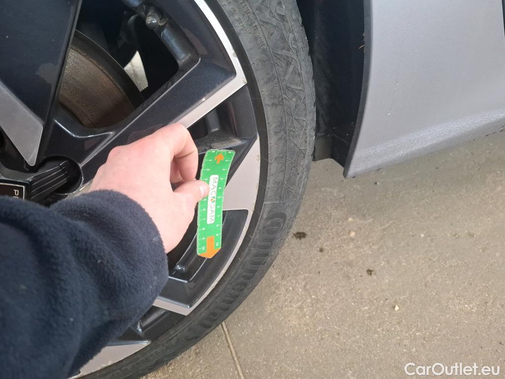  Peugeot  308 PEUGEOT  SW / 2021 / 5P / Break BlueHDi 130 EAT8 ALLURE PACK #34