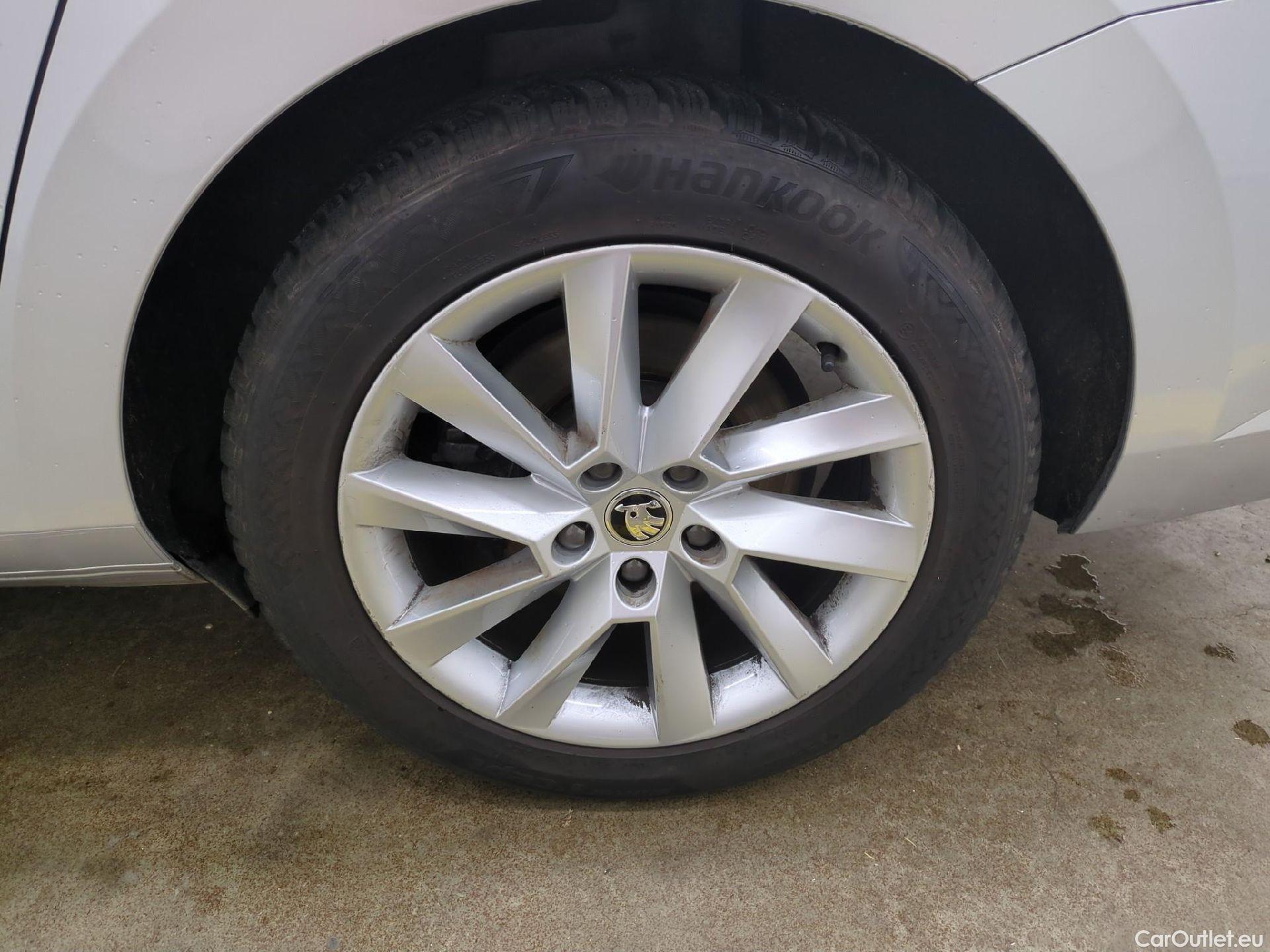  Skoda  Superb  Break Business 2.0 TDI 150CV BVA7 E6d #5