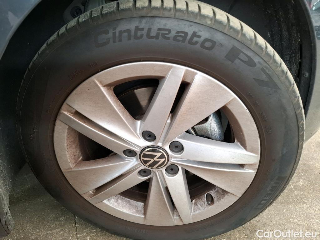  Volkswagen  Golf  VOLKSWAGEN / 2020 / 5P / Berline 1.0 eTSI OPF 110 DSG7 Life Business #9