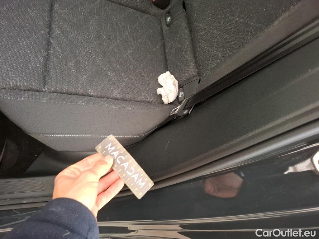  Volkswagen  Golf  VOLKSWAGEN / 2020 / 5P / Berline 1.0 eTSI OPF 110 DSG7 Life Business #9