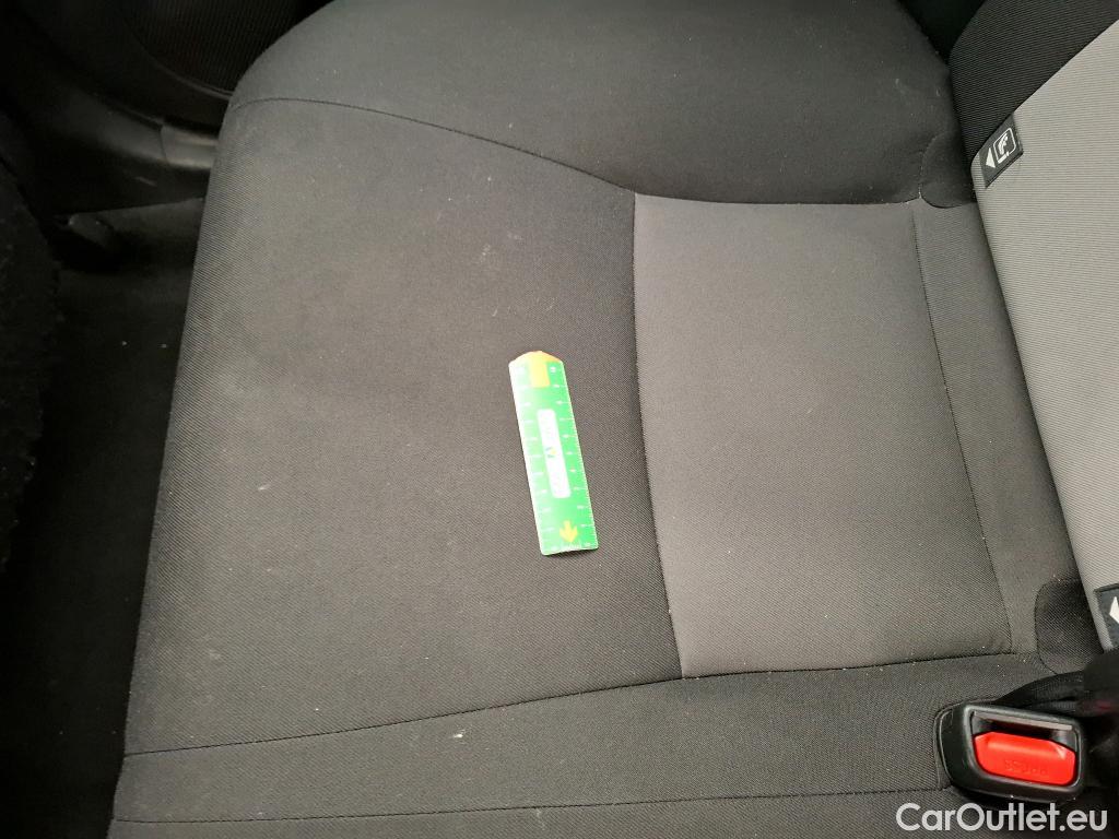  Toyota  Yaris TOYOTA  5p Berline 110 VVT-i France Business #8