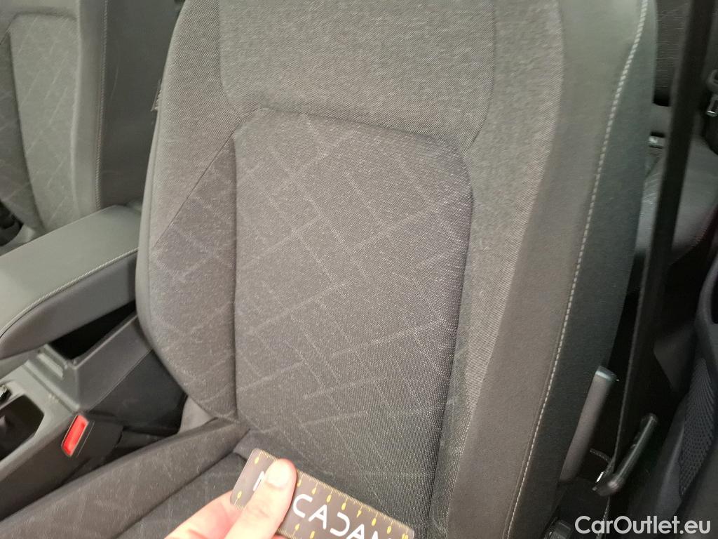  Volkswagen  Golf  VOLKSWAGEN / 2020 / 5P / Berline 1.0 eTSI OPF 110 DSG7 Life Business #17