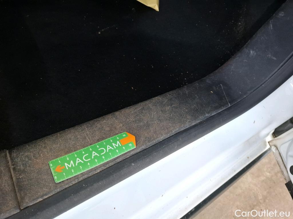  Citroen  C3  Société Feel Nav 1.5 BlueHDI 100CV BVM5 E6dT #13