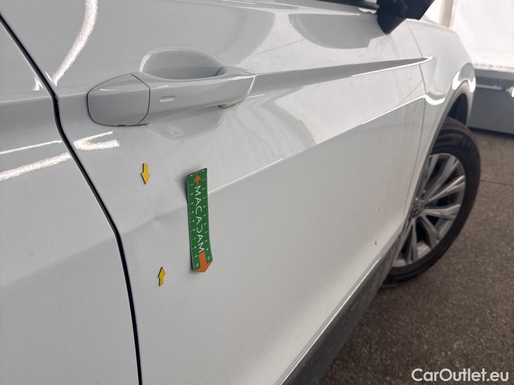  Volkswagen  Tiguan VOLKSWAGEN  / 2020 / 5P / SUV 2.0 TDI 150 DSG7 LIFE PLUS #1