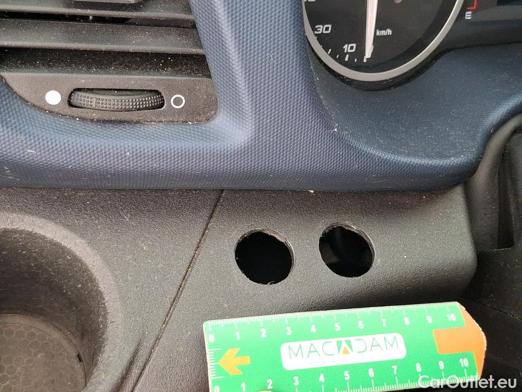  Iveco  Daily IVECO  / 2014 / 4P / Fourgon tôlé 3.0 35S14NA8 V11 H2 3520 B POWER #31