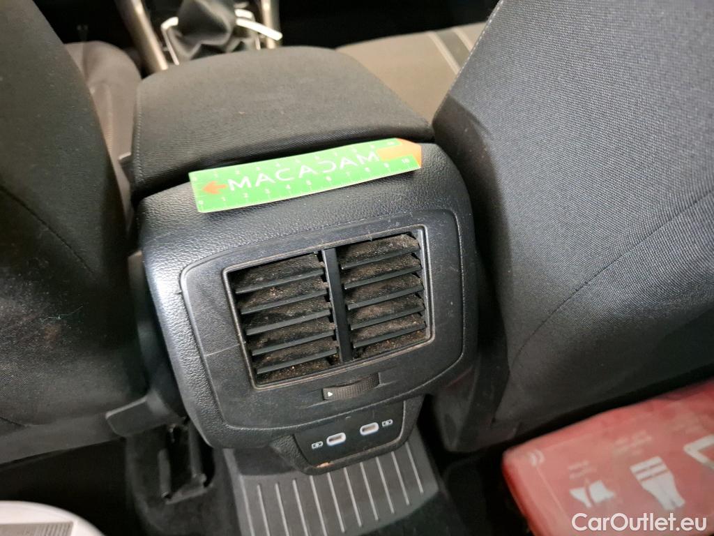  Volkswagen  T-ROC  United 1.5 TSI 150CV BVM6 E6d #4