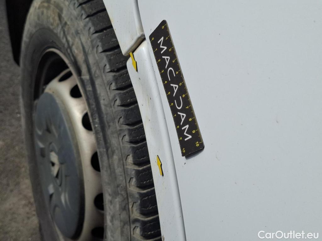  Renault  Master  III Fourgon L2H2 3 3 Grand Confort dCi 135CV BVM6 E6dT #35