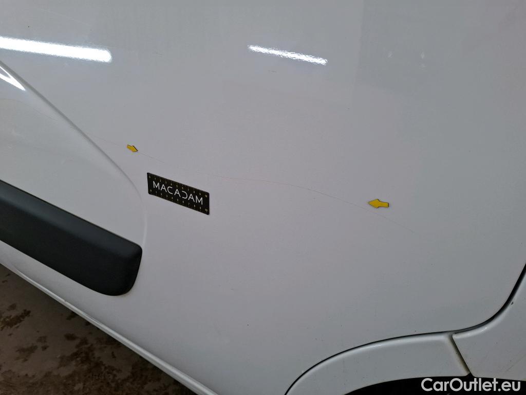  Renault  Master  III Fourgon L2H2 3 3 Grand Confort dCi 135CV BVM6 E6dT #32