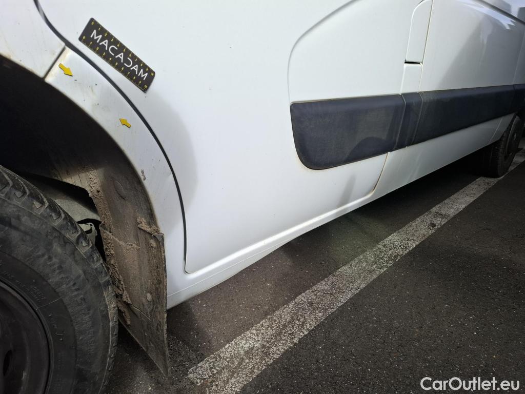  Renault  Master  III Fourgon L2H2 3 3 Grand Confort dCi 135CV BVM6 E6dT #37