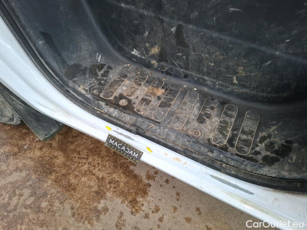  Renault  Master  III Fourgon L2H2 3 3 Grand Confort dCi 135CV BVM6 E6dT #47