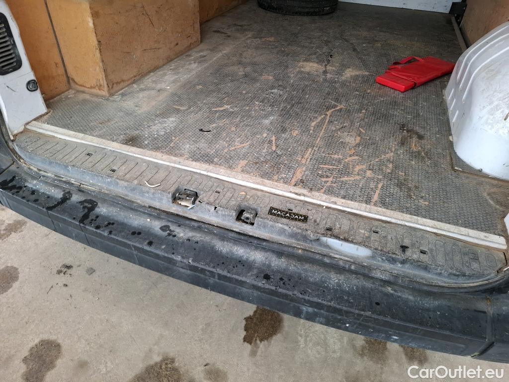  Renault  Master  III Fourgon L2H2 3 3 Grand Confort dCi 135CV BVM6 E6dT #40