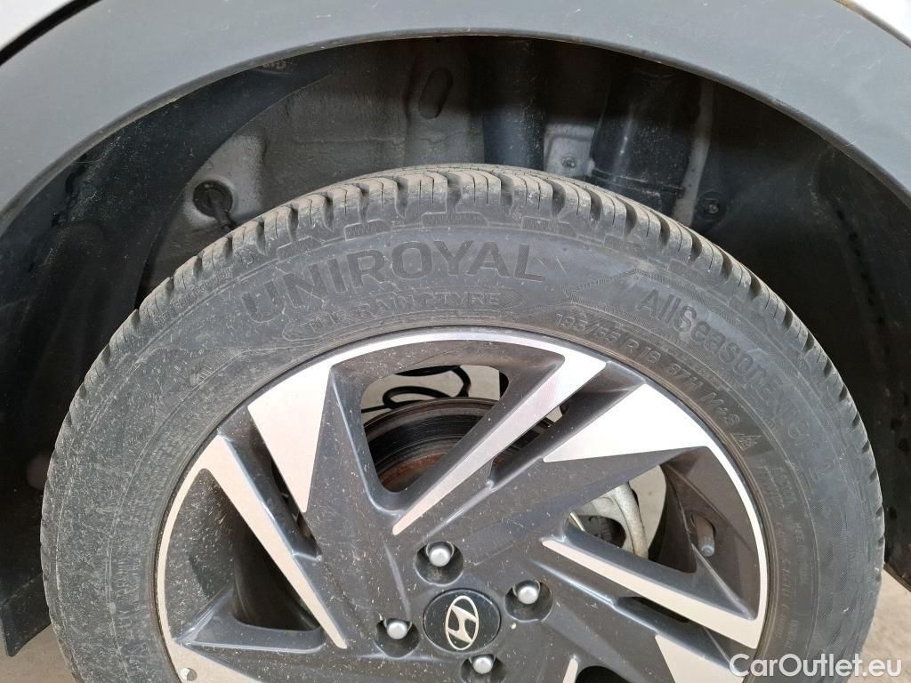  Hyundai  Bayon HYUNDAI  / 2021 / 5P / SUV 1.0 T-GDI 100 HYBRID 48V INTUITIVE #4