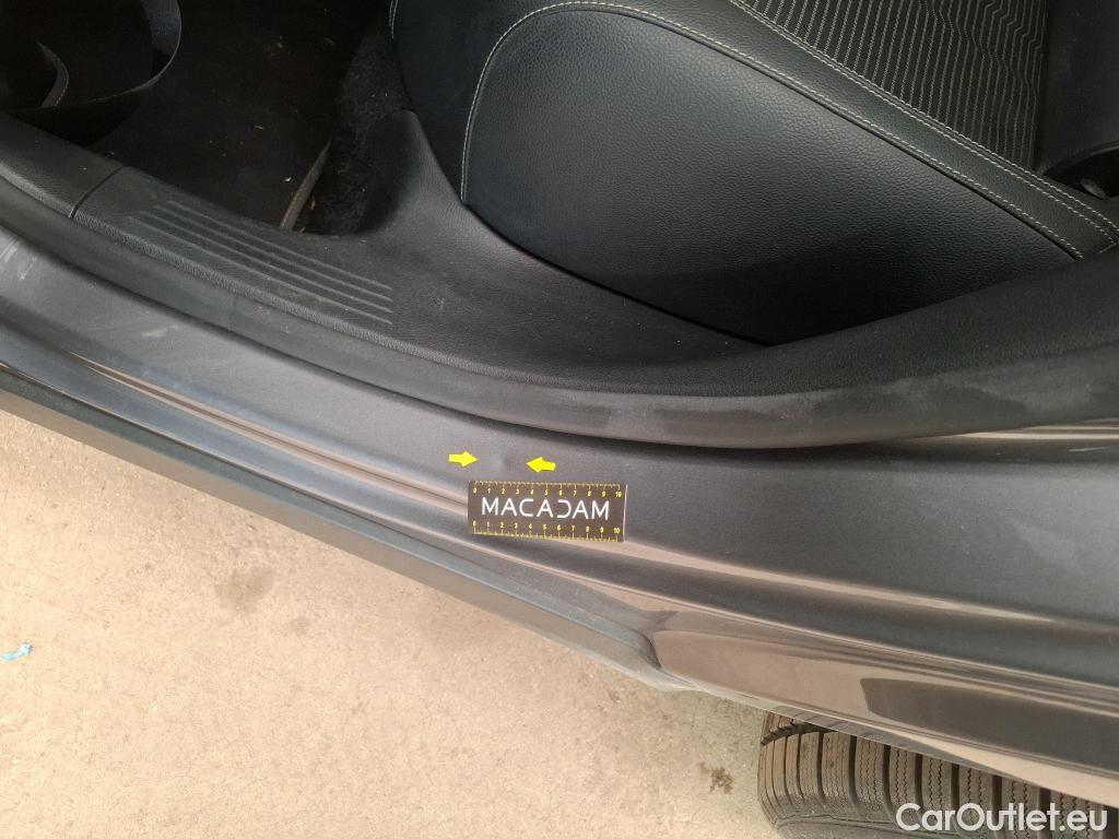  Mercedes  GLA MERCEDES-BENZ  / 2020 / 5P / SUV 1.3  250 e BUSINESS LINE DCT #35