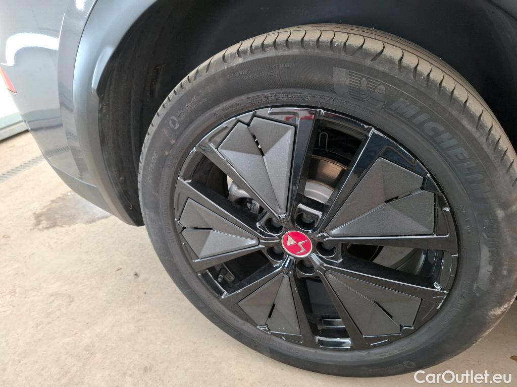  DS  DS7 DS DS 7 / 2022 / 5P / SUV E-TENSE 225 PERFORMANCE LINE + #28
