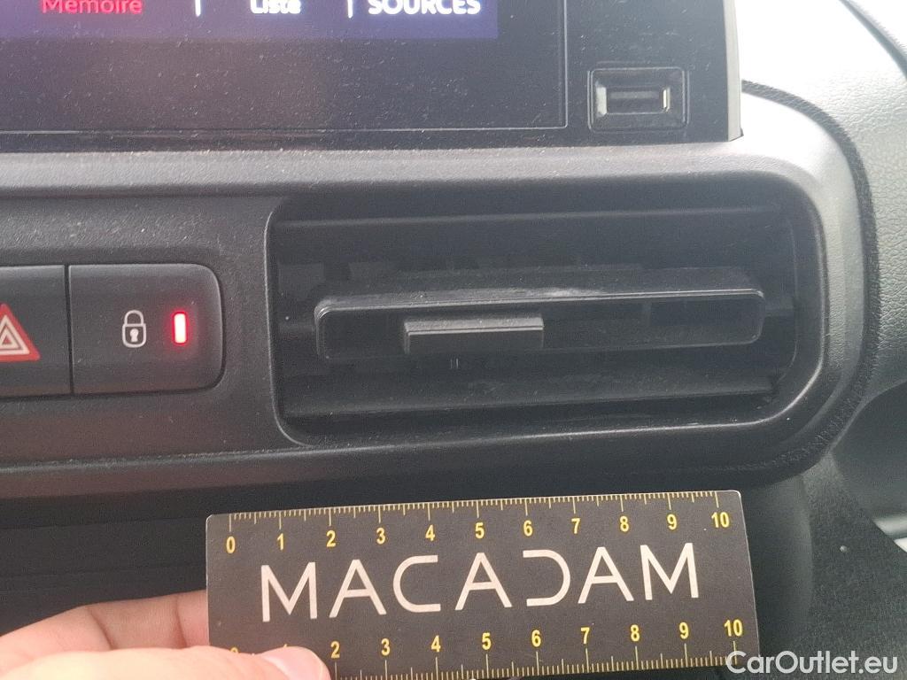  Citroen  Berlingo CITROEN  Van / 2018 / 4P / Fourgonnette Taille M 650kg BlueHDi 130 S&S EAT8 #39