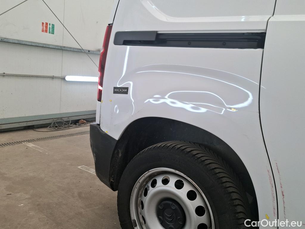  Citroen  Berlingo CITROEN  Van / 2018 / 4P / Fourgonnette Taille M 650kg BlueHDi 130 S&S EAT8 #4