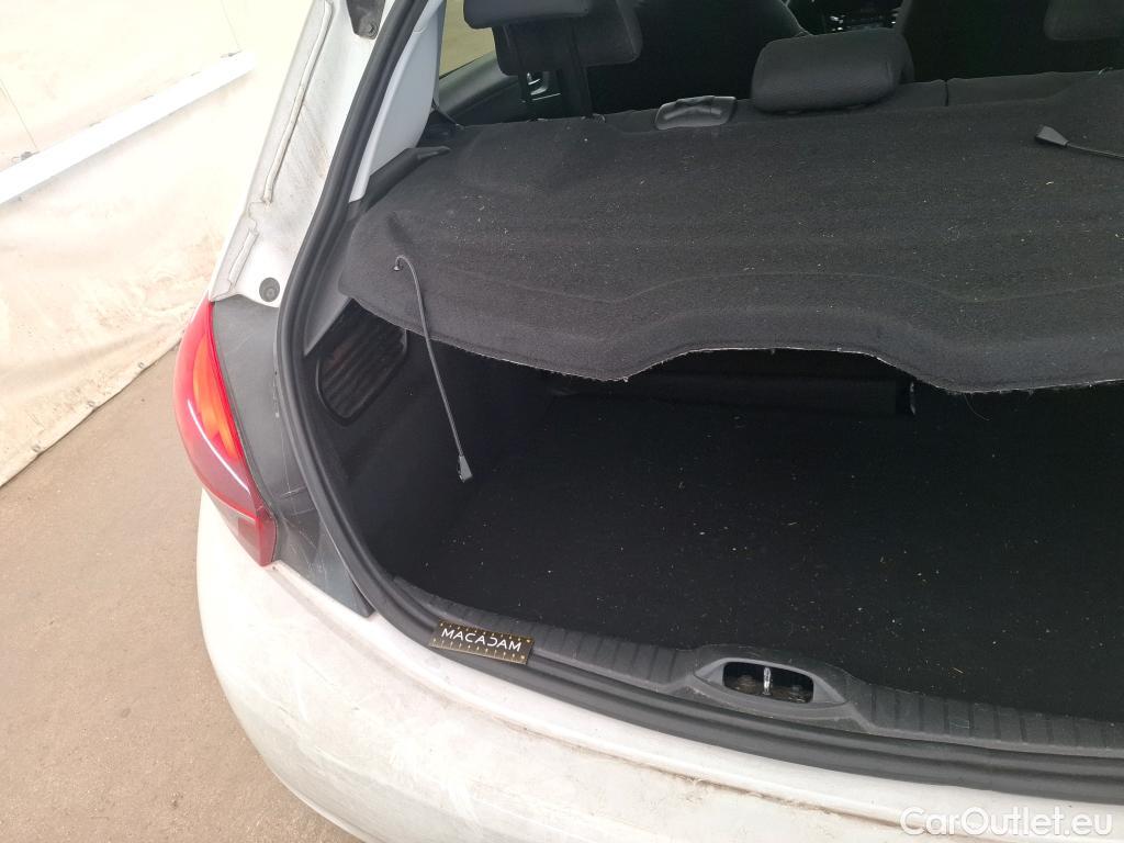  Peugeot  208 PEUGEOT  / 2015 / 5P / Berline &BLUEHDI 100 S&S ALLURE BUSINESS #3