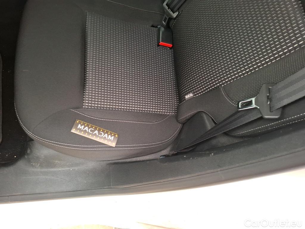  Peugeot  208 PEUGEOT  / 2015 / 5P / Berline &BLUEHDI 100 S&S ALLURE BUSINESS #6