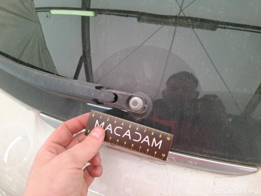  Peugeot  208 PEUGEOT  / 2015 / 5P / Berline &BLUEHDI 100 S&S ALLURE BUSINESS #17