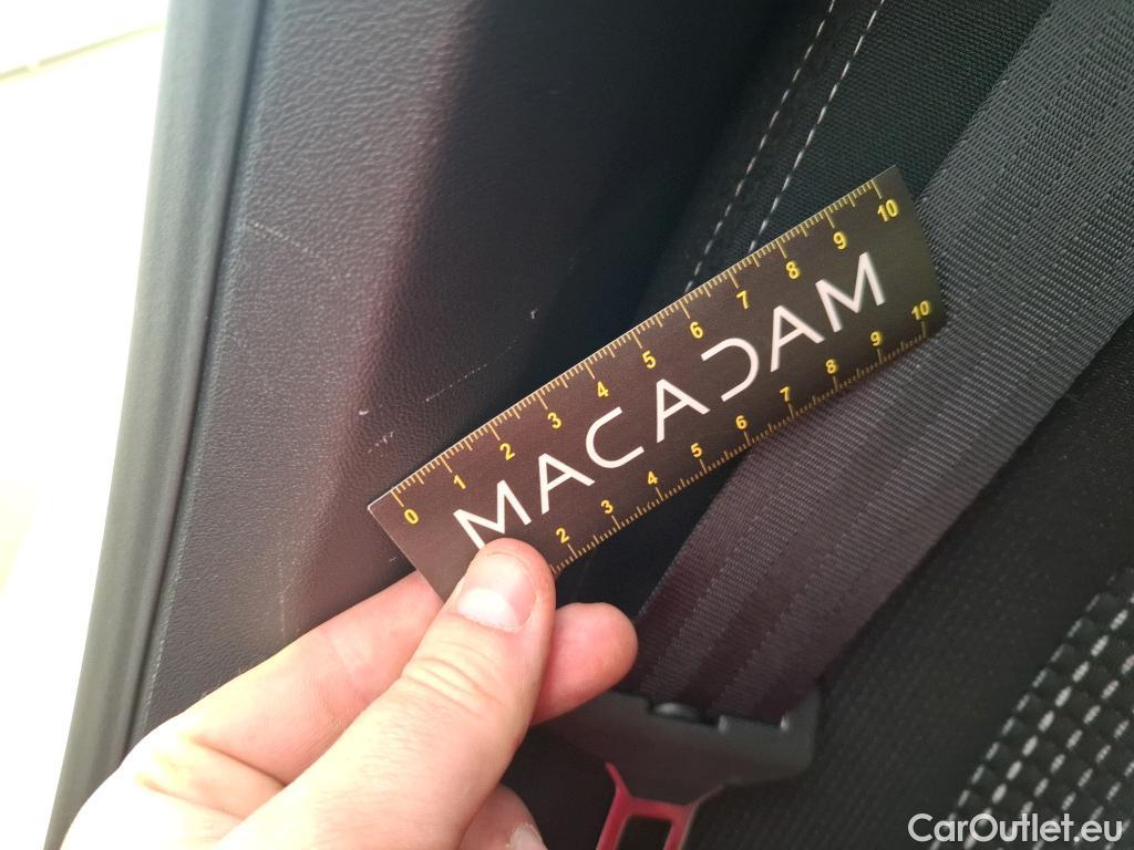  Peugeot  208 PEUGEOT  / 2015 / 5P / Berline &BLUEHDI 100 S&S ALLURE BUSINESS #9